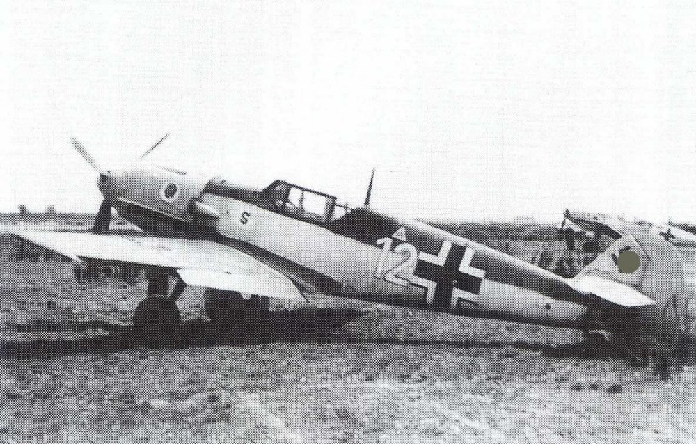 Messerschmitt-Bf-109E-Erg.Gr.JG26-White-12-Holland-1941-01.jpg