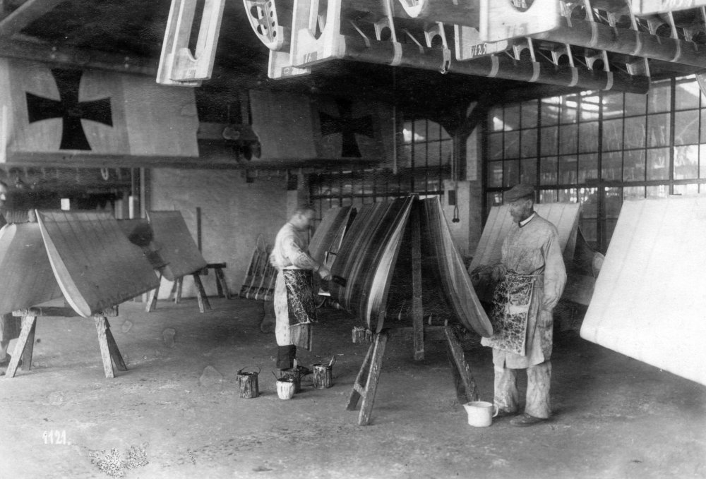 Fokker Dr1 Camo Painting.jpg