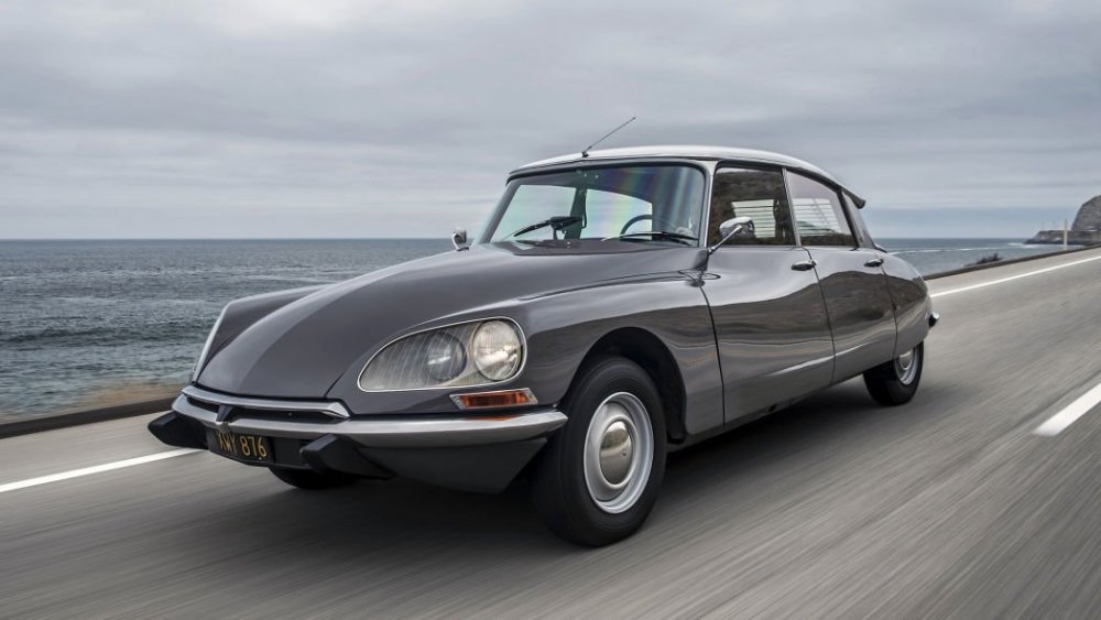 01-19695-citroen-ds21-drive-1.thumb.jpg.4083778b9cfef6337c817df11ad8c8e9.jpg