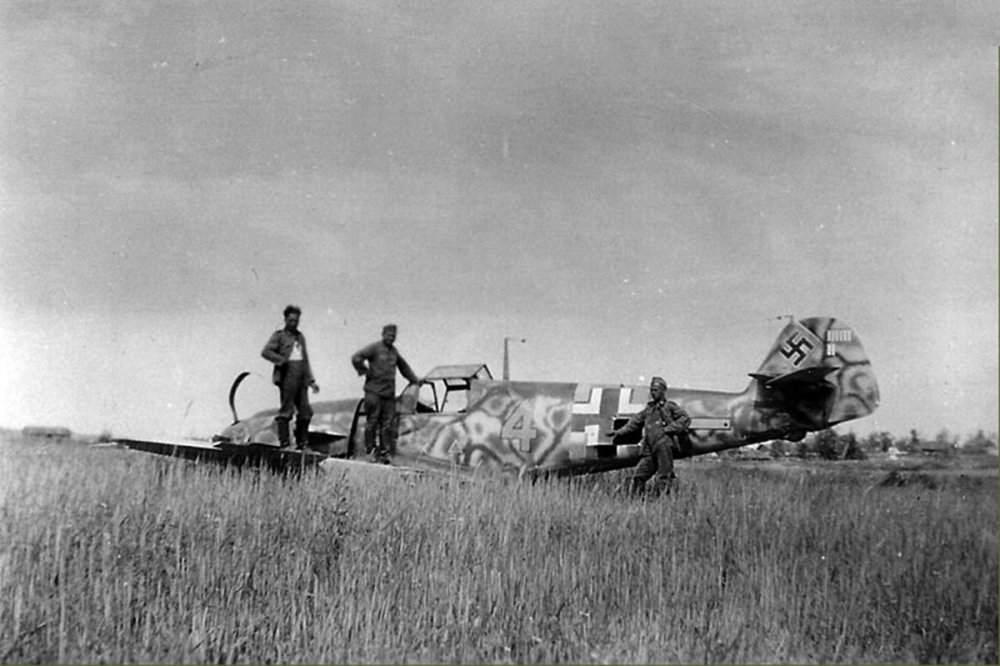 1172960262_Messerschmitt-Bf-109F2-6.JG54-(Yello-4-)-Hans-Beisswenger-Russia-Jul-1941-01.thumb.jpg.8baf49bfd8a8347df4f70b96f9fe03af.jpg