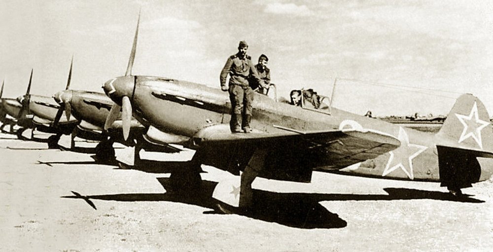 Yak9dd_in_Foggia.jpg