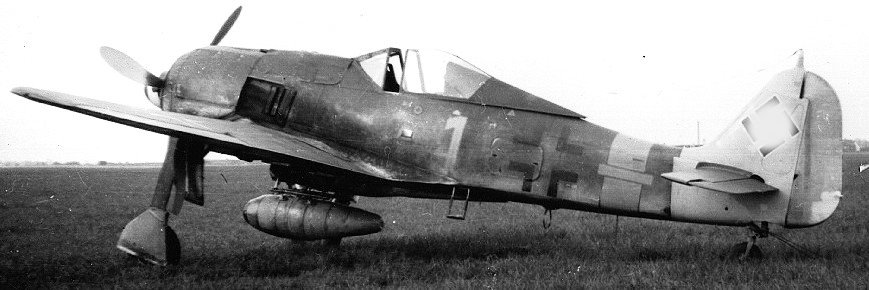 Focke-Wulf-Fw-190A-8----1-Skrydstrup.jpg.3b779de052e9236ab9e857ea6eddff4a.jpg