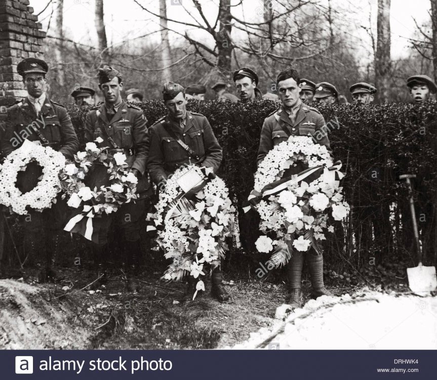 funeral-of-manfred-von-richthofen-ww1-DRHWK4.jpg