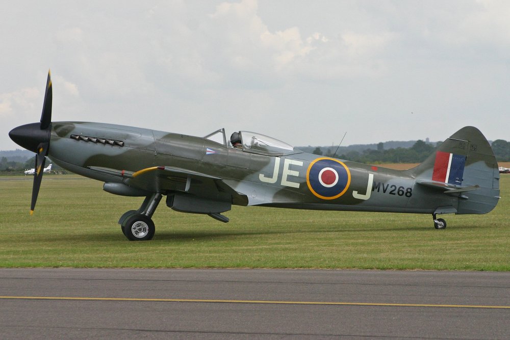 VS_Spitfire_FR.XIV_MV268_JE-J_(G-SPIT)_(7143115349).jpg