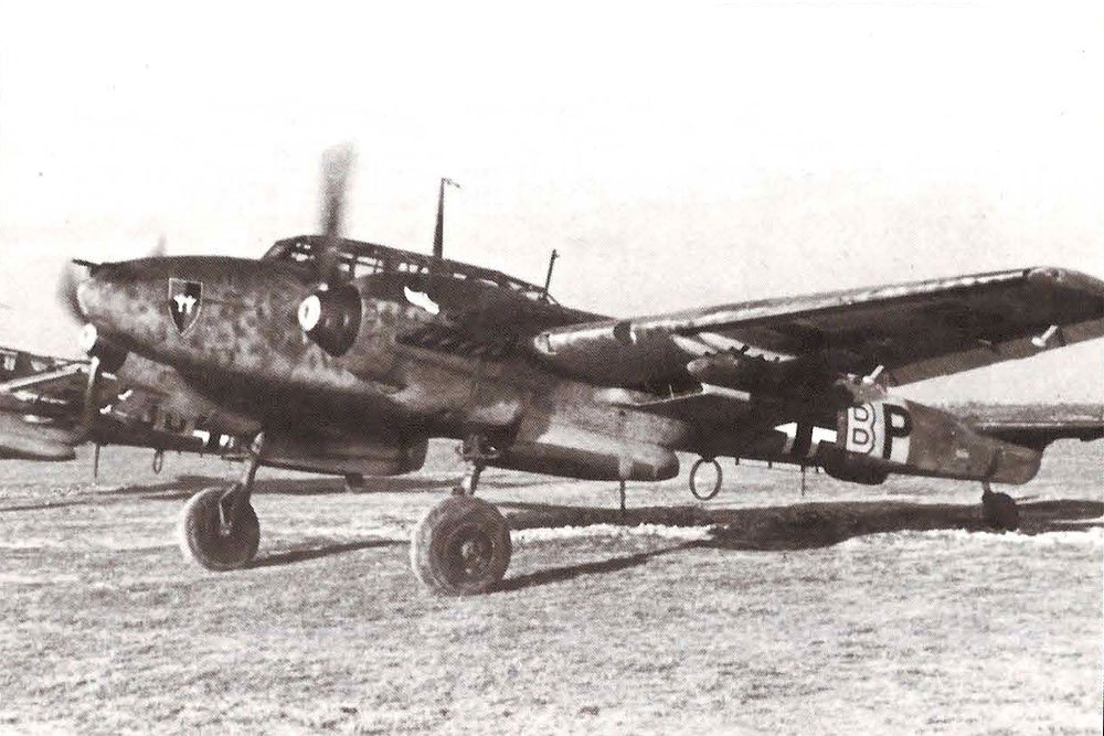 1065754791_Messerschmitt-Bf-110E-Zerstorer-6.ZG26-(3UBP)-Russia-1941-01.jpg.aa7a6502f25b0398a759be71bb1b6b48.jpg