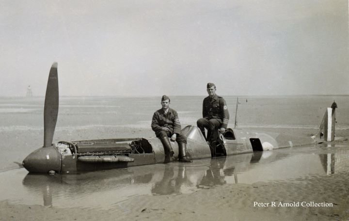 558191900_SpitfireMark-IAP9374onCalaisbeach.jpg.b4e260a444bfa79e840c26d5bd713352.jpg