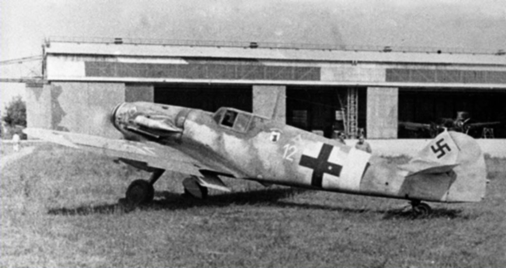 Messerschmitt-Bf-109G6Trop-7.JG77-White-12-Chilivani-Sardinia-July-1943-01.thumb.jpg.d9462336ceb5d10e0dffe047f608dede.jpg