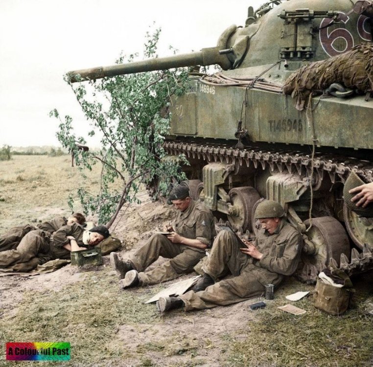 Screenshot_2020-06-19 (11) WW2 Colourised Photos - Fotos.jpg