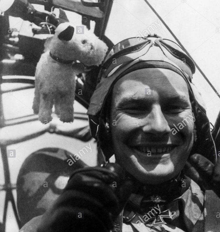 events-second-world-war-wwii-aerial-warfare-persons-hauptmann-captain-BBNEWY.jpg