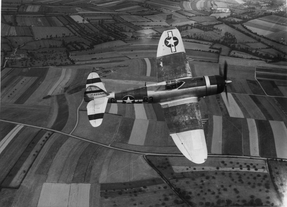 P-47D-42-25845-R3-G-2-FRE_009660.jpg