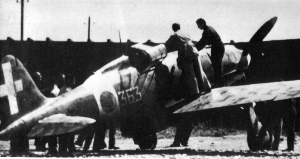 RA-Macchi-C.202-53S150G363SA-Benghazi-Libya-1942-01.thumb.jpg.918b4503a327f0ee338b37e6f2a2ad5a.jpg