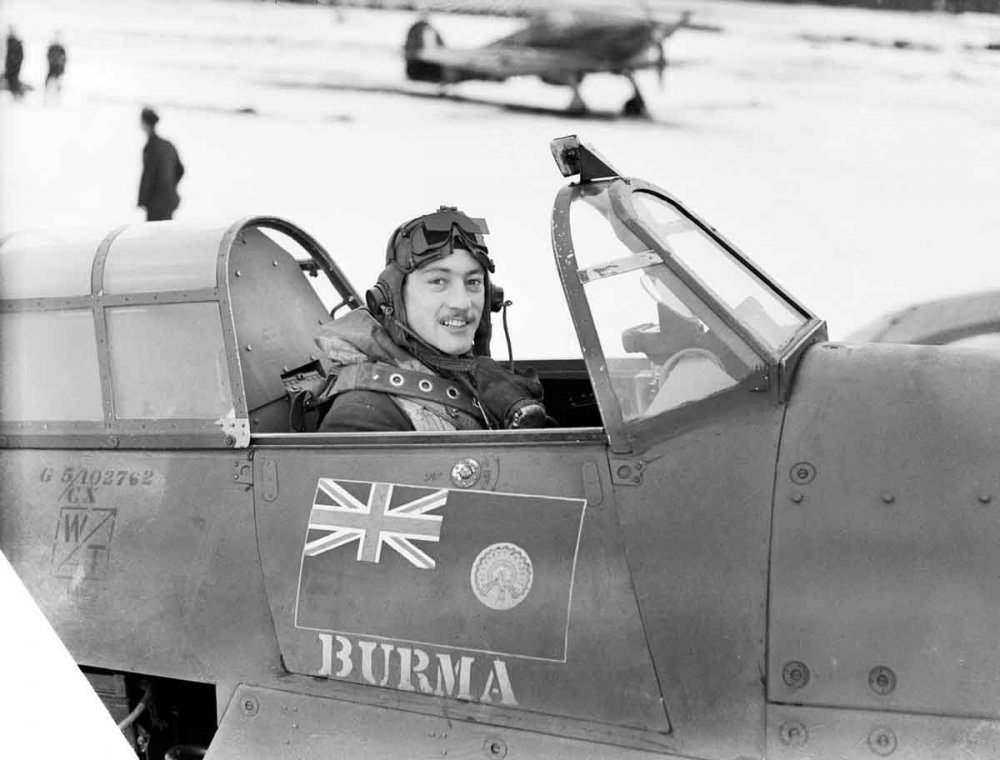 Squadron-Leader-R-R-Stanford-Tuck-Commanding-Officer-of-No-257-Squadron-RAF.thumb.jpg.b8fcba1e4a03c5bc385540cfd0ab4b15.jpg