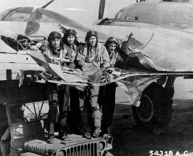 b17-damage-wings.jpg.8318c82053d756cb77c9286f42a0a1d7.jpg