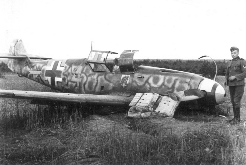 1213699226_hp11Messerschmitt-Bf-109F2-6.JG54-Yellow-4-Hans-Beisswenger-WNr-9538-Wereten-Russia-16th-Jul-1941.jpg.3ee462ae009cf835eba25855c68b86af.jpg