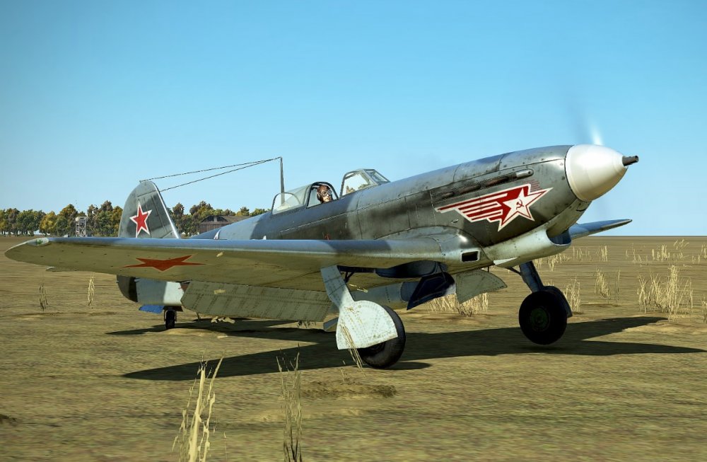 yak9T-landed.thumb.jpg.0a75ddf2b2ad1640f96d82b1561fed09.jpg
