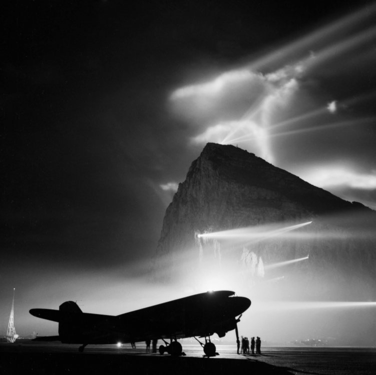 c47_in_gibraltar.thumb.jpg.38495ced80b38d98e1e02a9f53420b7f.jpg