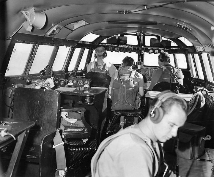 2034803439_XB-19flightdeck.jpg.21efa2b7bdf63b4a9af561d2ac499fa0.jpg