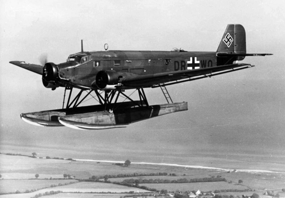 1777073897_ju52floats.thumb.jpg.62ce2d9bc136de7a527e3a9e778d1f8b.jpg