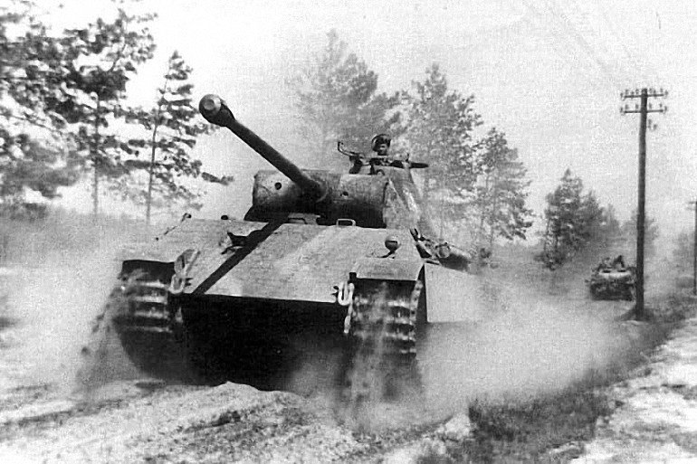 Panther-Tank-1-770.jpg.f4bbb428d7fb104daa3c5a347349f614.jpg