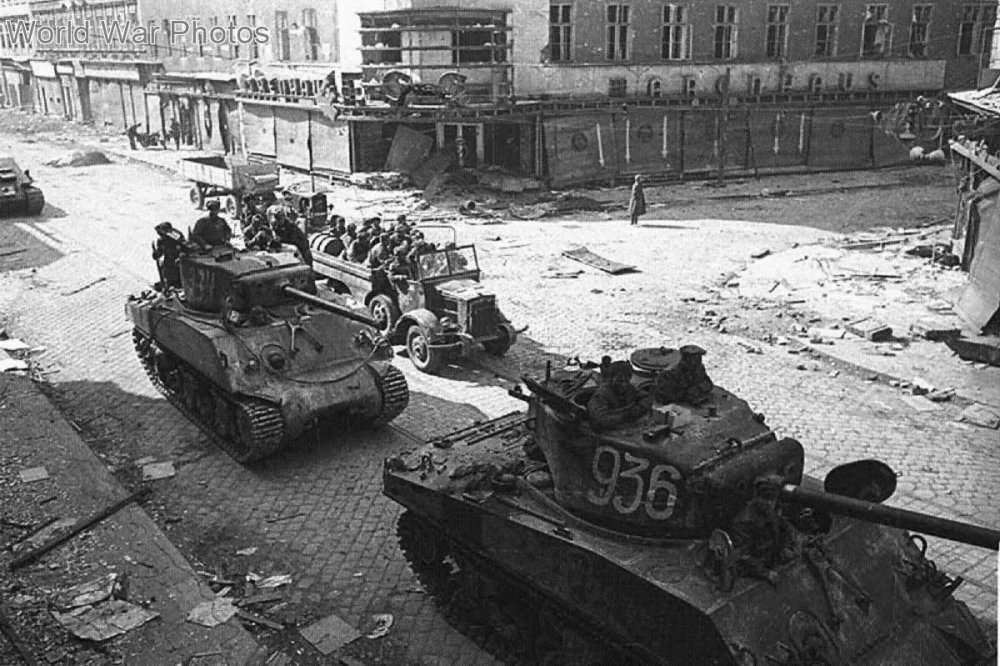 M4A2_46brig_7_gw_mech_corps_wien_09apr45.jpg