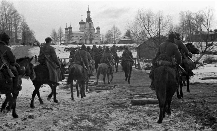 1332247450_SovietcavalryenteringaRussiantown15December1941.jpg.afebc52d12cb6c60f0d4299add0b04be.jpg
