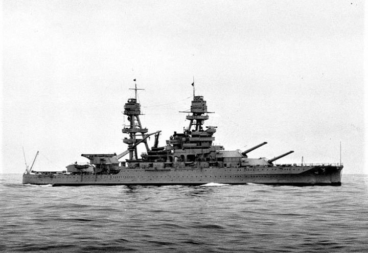 2071711404_USSArizonaduringanexerciseinthe1930s.jpg.81fcc10715bf3cf8c86246ae3441788e.jpg