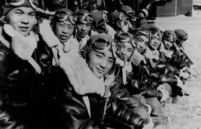ChinesePilots.jpg.49b27d3e4a9129682b738f754294f3cb.jpg