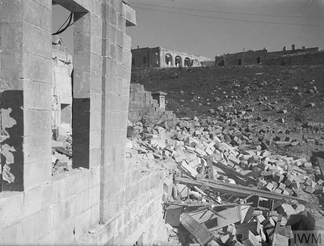 Malta_6_March_1942_worldwartwo.filminspector.com_1.jpg.bf3c5cbf2f82c6e4ebde081929d2e310.jpg