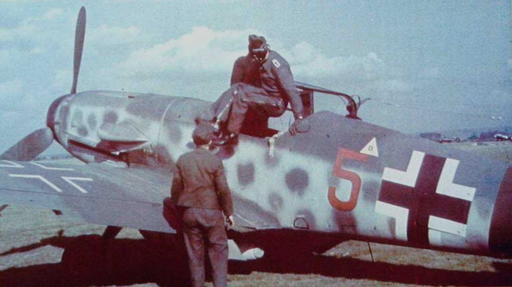 Me109-G10R3-I.2.JG300-Red5-Borkheide-Airfield-Germany-Fall-1944-23f-s.thumb.jpg.a925fc37d196e54003c6944a90ca489d.jpg