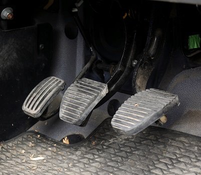 497162010_swappedcarpedals.jpg.6d5ae165cb7f98265e85453094c858e5.jpg