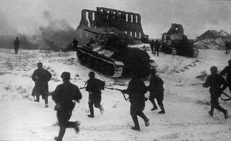 1310351707_SovietforcesattacknearKalach72kilometersfromStalingrad.jpg.787ae8c9083596ba1b4ce29f401cb427.jpg
