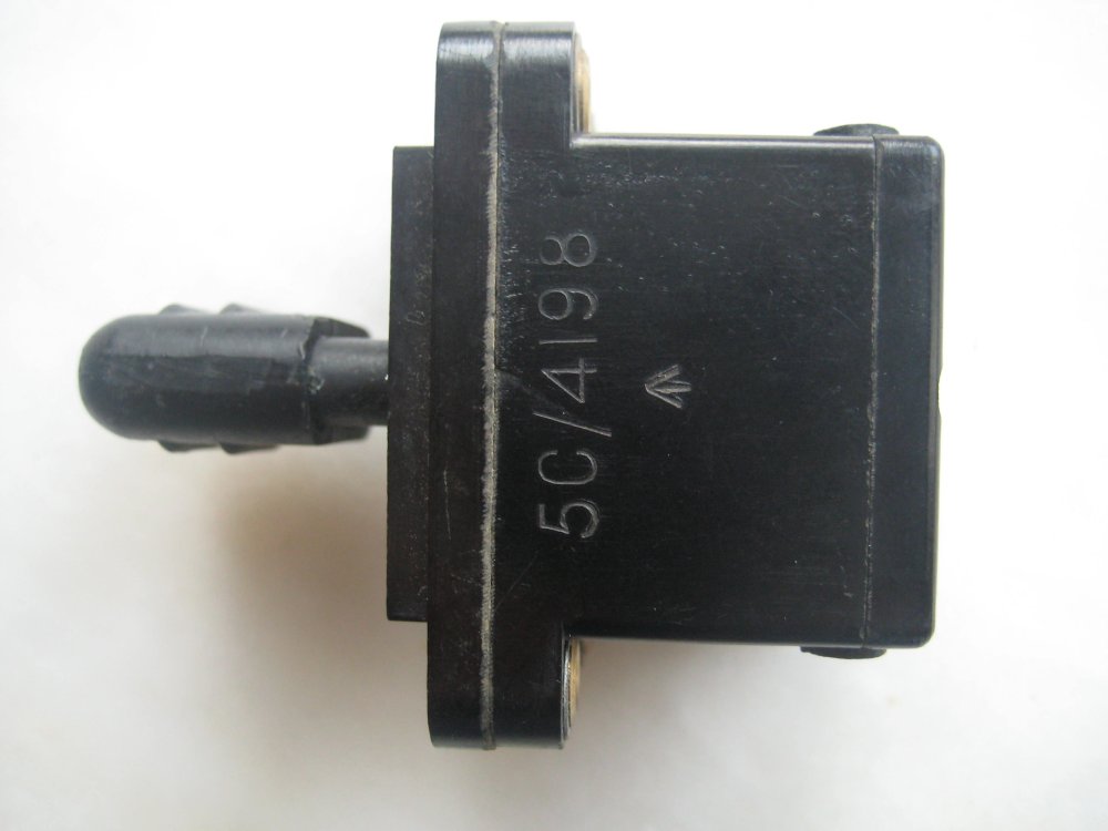 RAF aircraft 2 position switch 5C-4198_3310.JPG