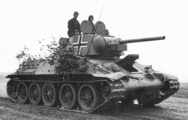 as-the-germans-used-captured-t-34-against-the-red-army.jpg.0cc8e7586e95b7253897f10cd17c41c6.jpg