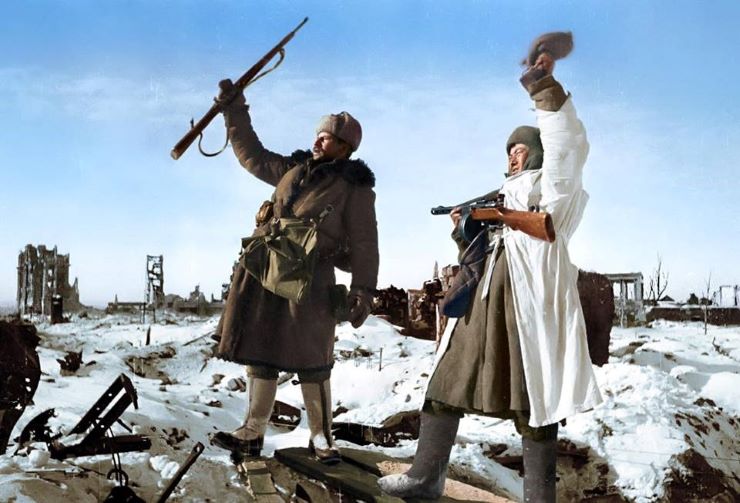 1751253950_SovietscelebratinginFebruary1943.jpg.7a432be9bb3ebb627d98346629ba7c49.jpg