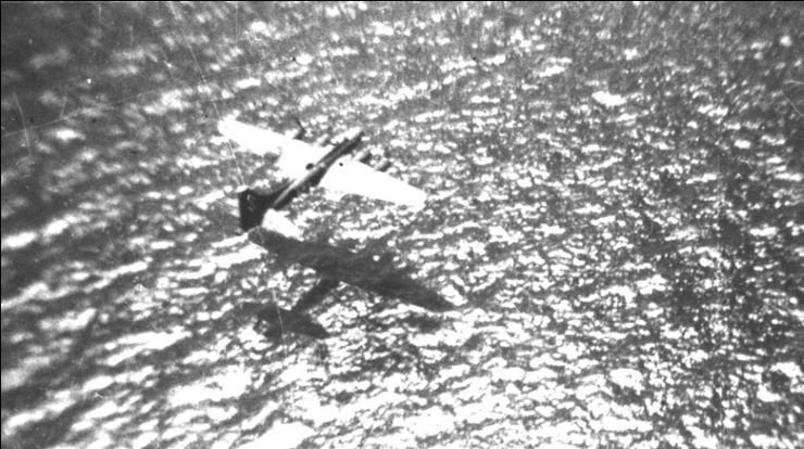 B-17ditchingoffSicily.jpg.de5df23ddd9dd1505b9478d9479e1ea7.jpg