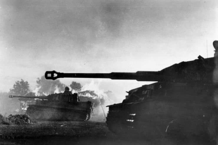 Panzer-VIEsof9ArmeeJuly1943.jpg.76fbd6e6ba37d1e689ee045ffd67ec1b.jpg