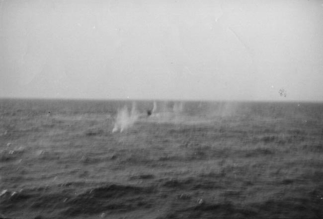 U-409Attack2-1203923201.jpg.8e9efcb489aff35da7ac7f334a57cef7.jpg