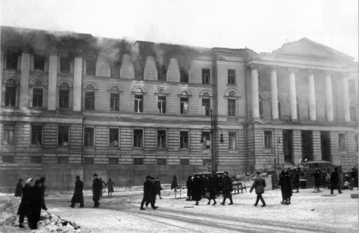 UniversityofHelsinkiafterthe26-27Februaryraid.jpg.dd309a26b967fa940d32572e75cf22ff.jpg