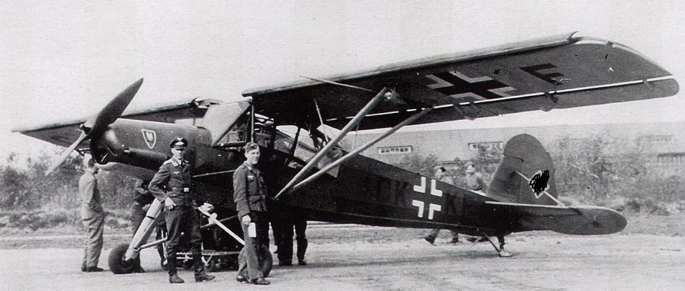 Fieseler-Fi-156-Storch-Stab-NJG1-Stkz-CK+KF-Quakenbruck-Germany-1943-01.jpg