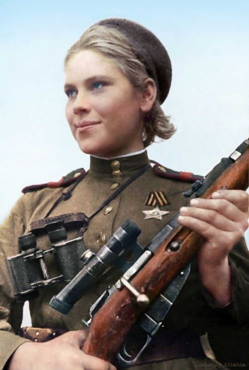 SergeantRozaShaninainNovember1944withherscopedM1891MosinNagant.jpg.510ae626cefa90ed78800bbc0e88dd7f.jpg