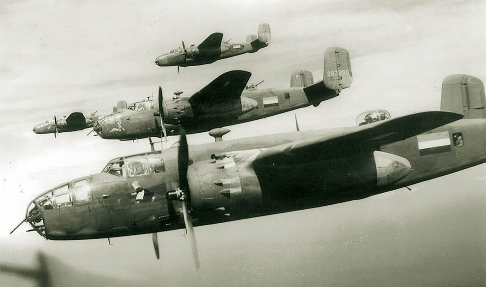 B-25 N5 188 formation.png