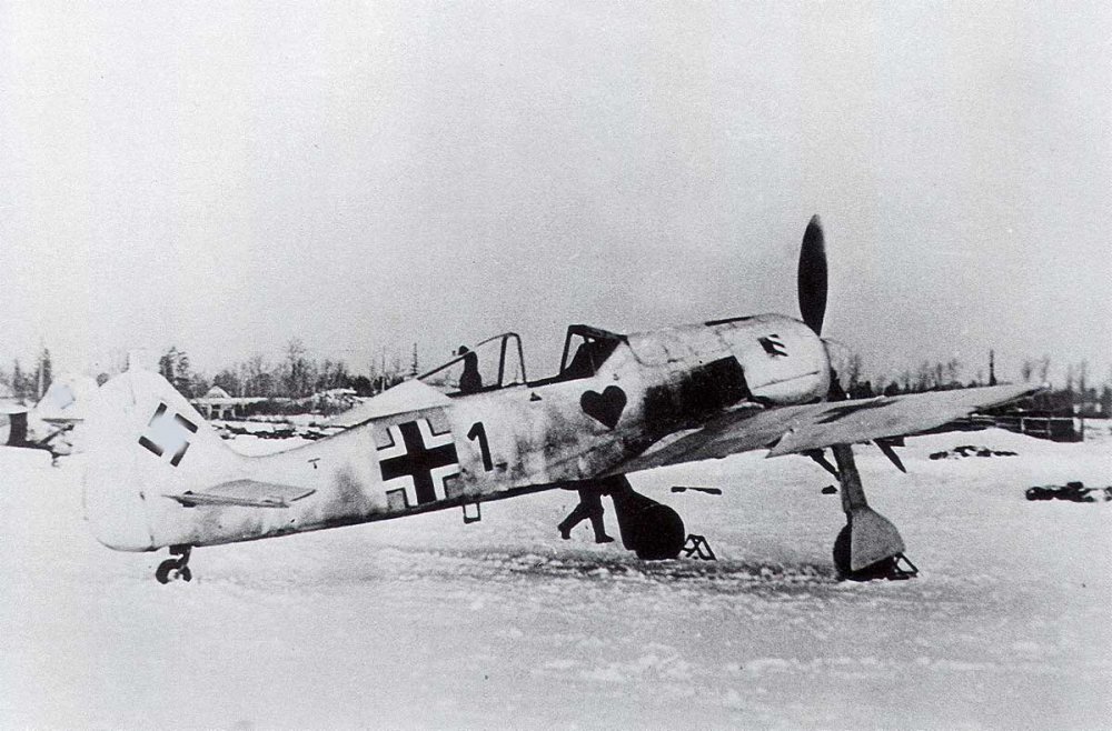 Focke-Wulf-Fw-190A4-2.JG54-Black-1-Lake-Ladoga-Russia-1943-01.thumb.jpg.ec3c444cbcc9e15e3d4eecb33f69914a.jpg