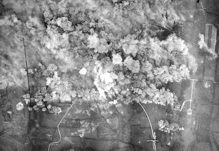 LancastersCarpetbombingGermanpositions30June44.jpg.07b7e040b5882216accca70ca5c428e8.jpg