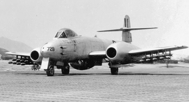 glostermeteor-24.jpg.3a19bc776a7b1d7a4bc6b219dc025340.jpg