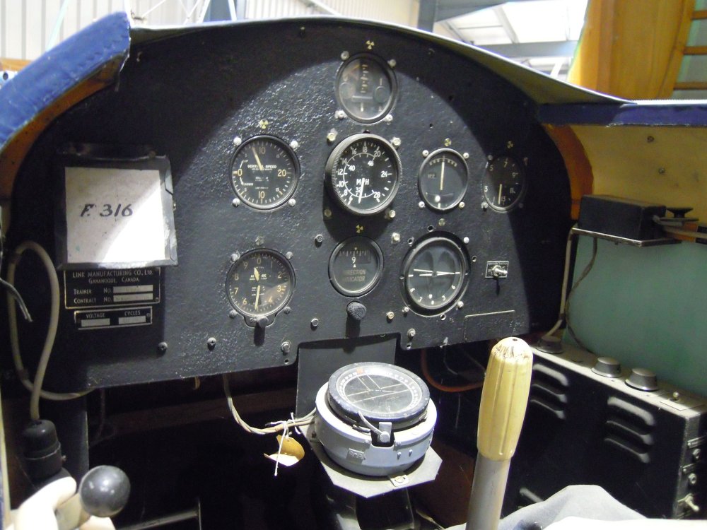 Link_Trainer_Shuttleworth_Collection_Controls.thumb.jpg.b82072cd62a5d1b2e20dfc0c9edf0c00.jpg
