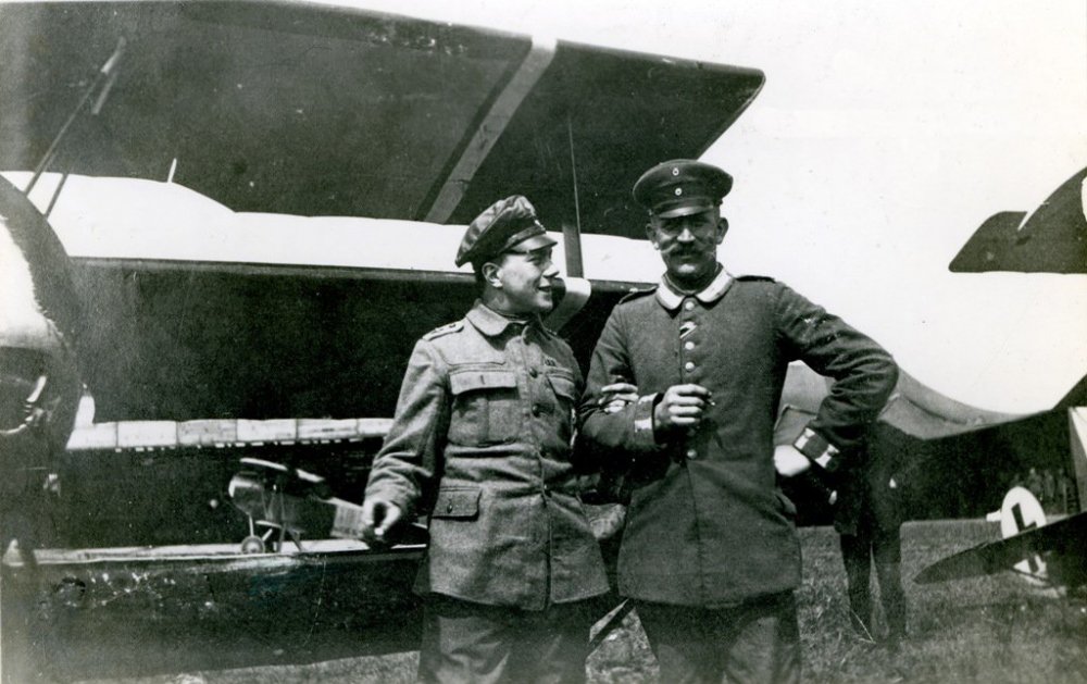 Dr.I 204 17 WN 1923 Ltn Baumer Jasta B Late.jpg