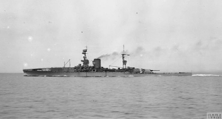 HMSFuriousin1917withsingle18-inchgunaftandflyingoffdeckforward.jpg.c9bacfe021c810d0322989b87aec69d5.jpg