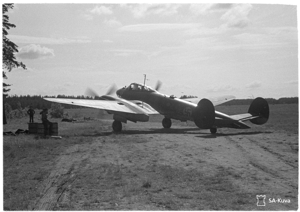 Petljakov_Pe-2_(SA-kuva_155463).thumb.jpg.d845c6d48d81c0d460d737e7c52838d5.jpg