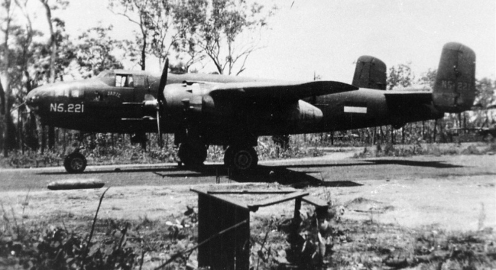B-25 N5 221 tail Japie.png