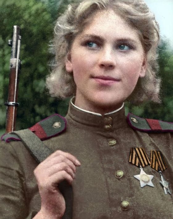 SeniorSergeantRozaShaninain1944.jpg.bf794d81a38e00232b16bd60d3dd5732.jpg